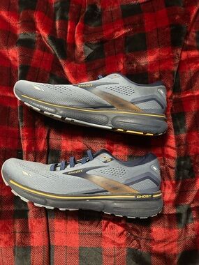 Brooks Ghost Men's Running Shoes - Light Blue with Navy and Yellow Trim